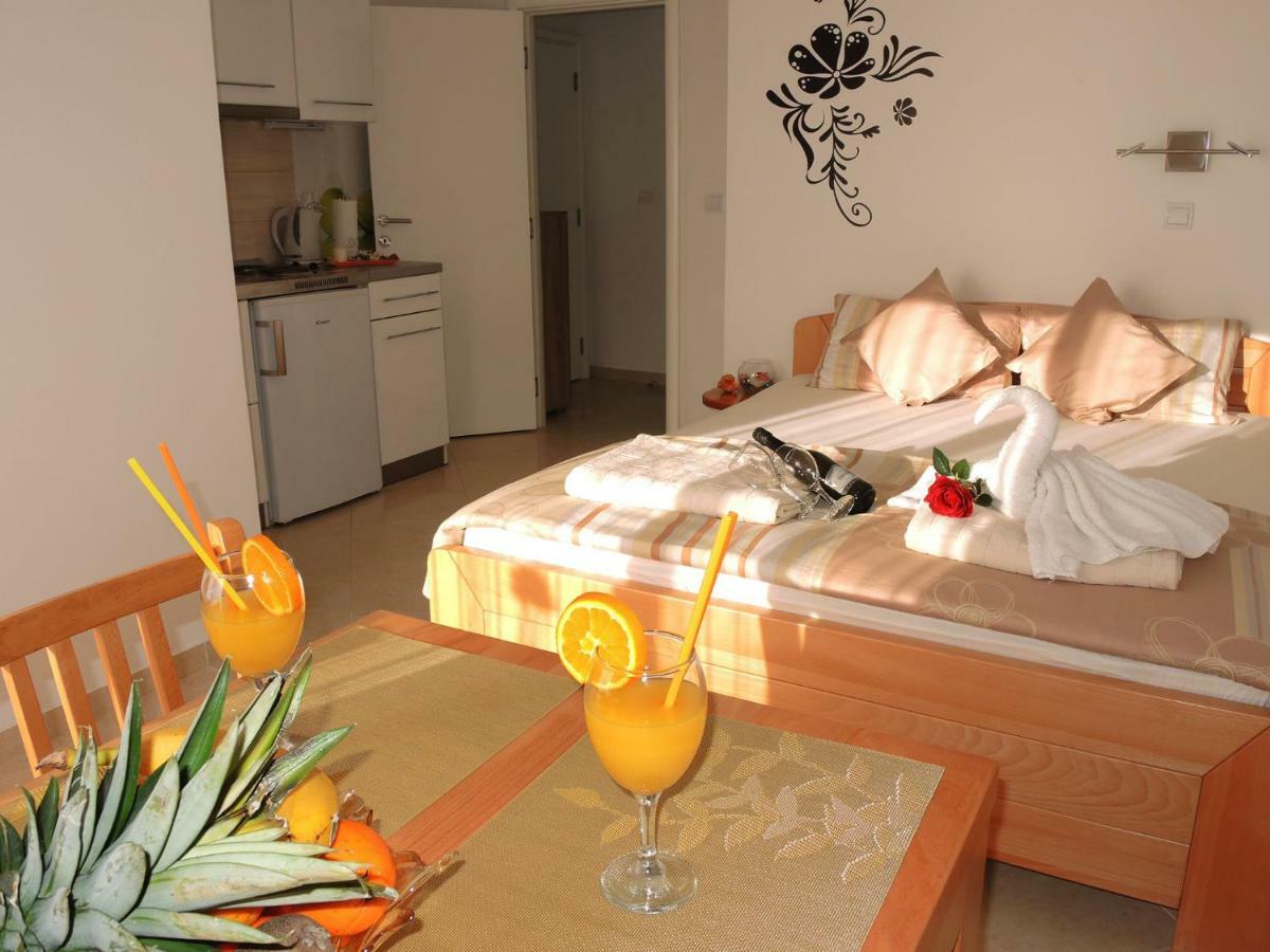Iva Apartmani Tribunj (Sibenik-Knin) Exterior foto